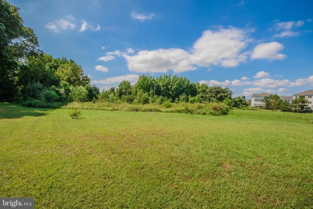 Photo of 406 TWIN CREEKS DRIVE
