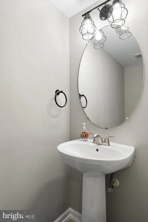 Photo of 21654 FRAME SQUARE