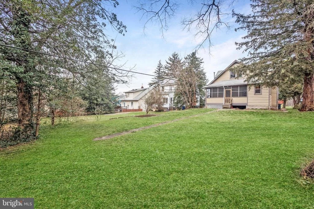 Photo of 232 TUCKERMAN STREET NW