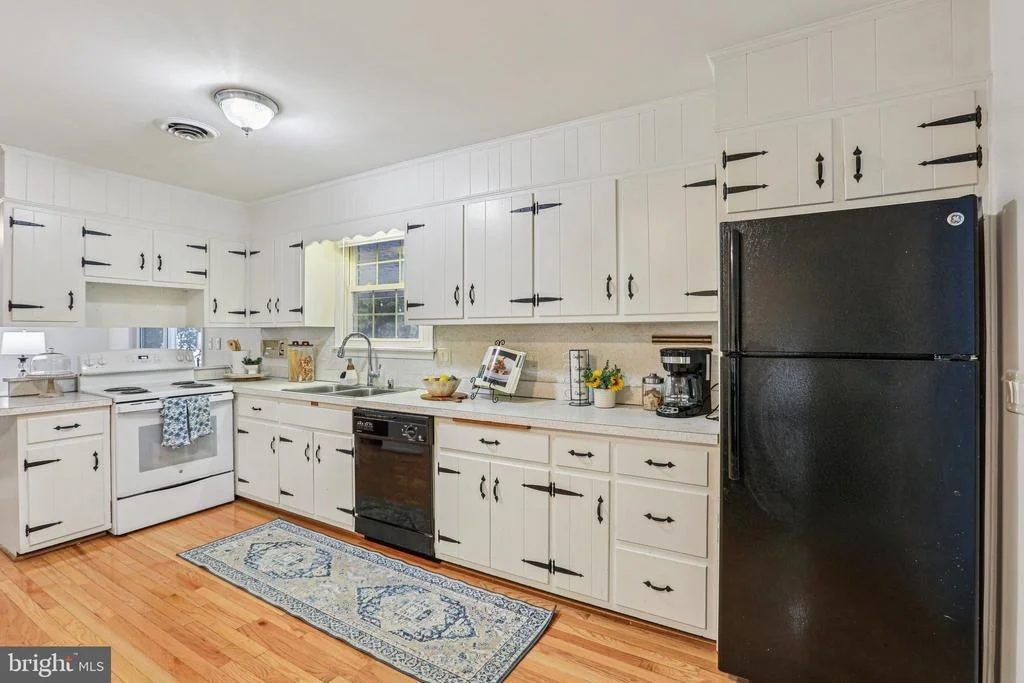 Photo of 24140 DOREEN DRIVE