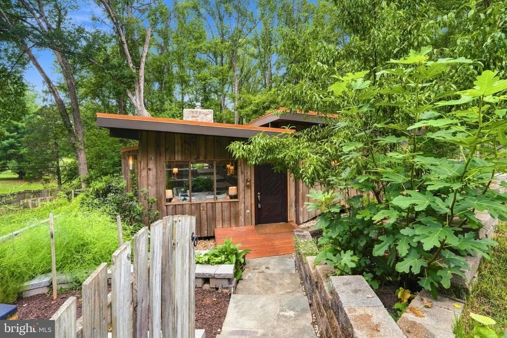Photo of 7221 CLIFTON ROAD