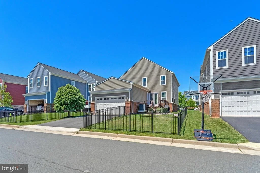 Photo of 1007 THEMIS STREET SE