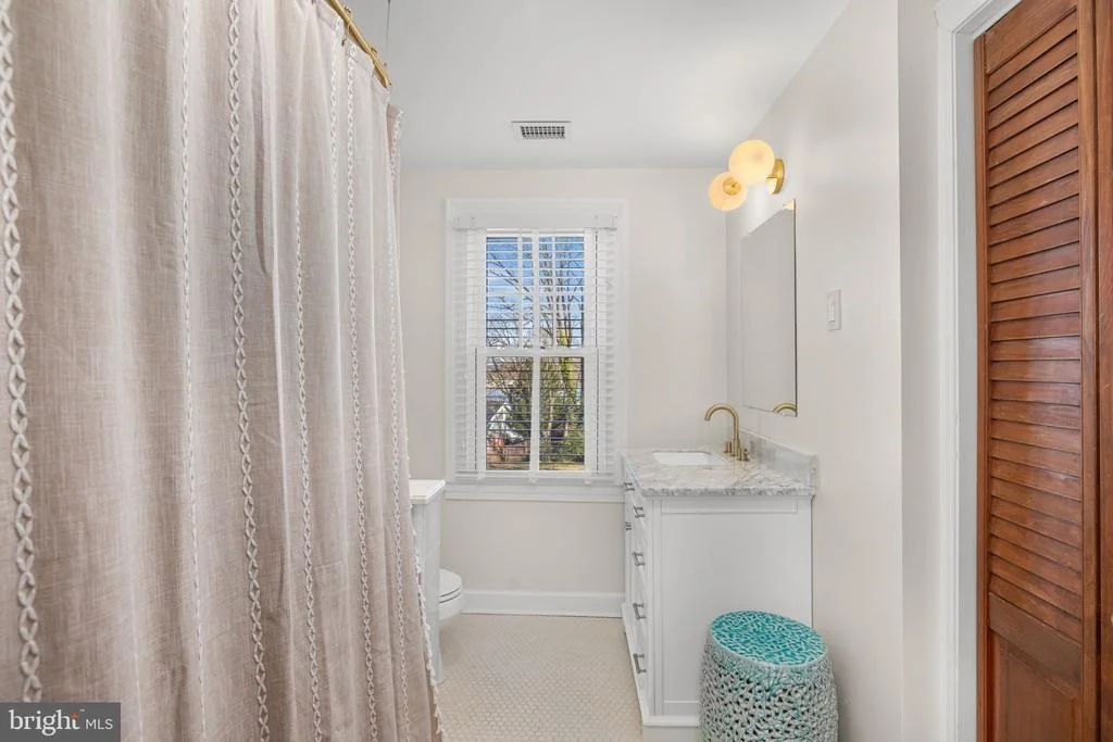 Photo of 1138 MAYO ROAD