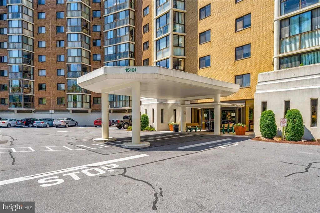 Photo of Unit 1807 at 15101 INTERLACHEN DRIVE