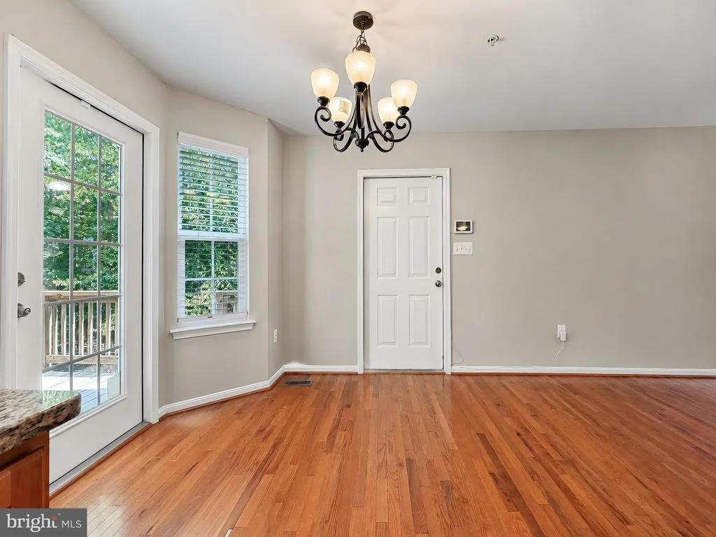 Photo of 976 JOHNSWOODS ROAD