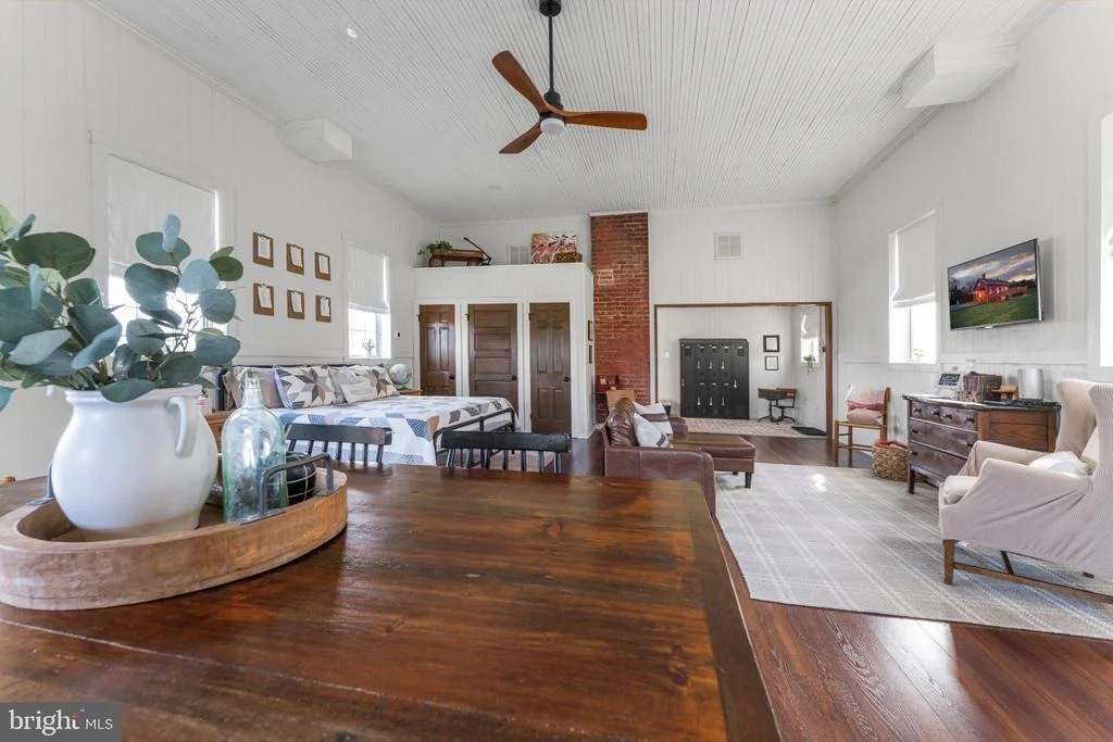 Photo of 1098 REYNOLDS ROAD
