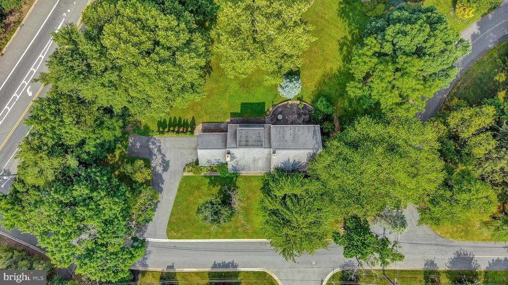 Photo of 102 MERIDEN DRIVE