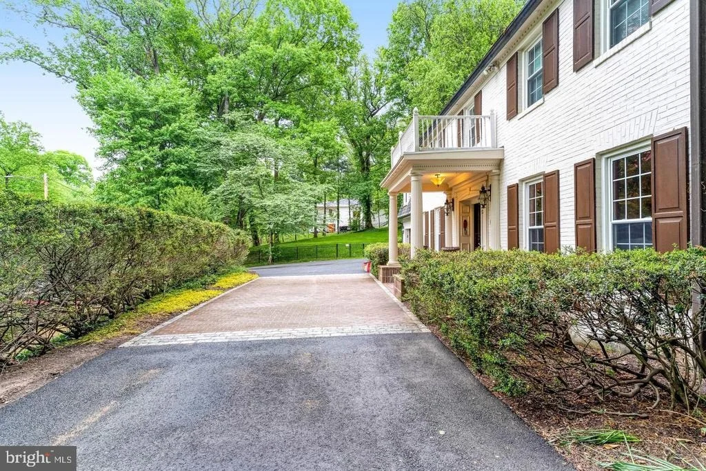 Photo of 7845 OLD DOMINION DRIVE