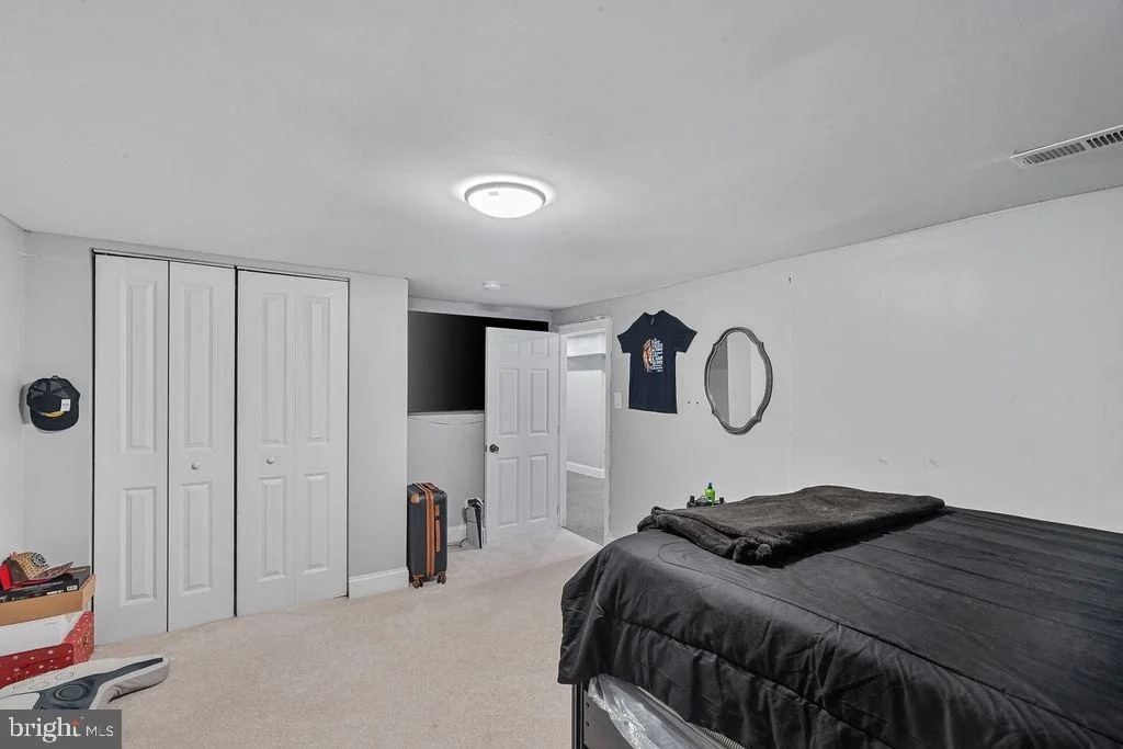 Photo of 8489 ARBUTUS ROAD