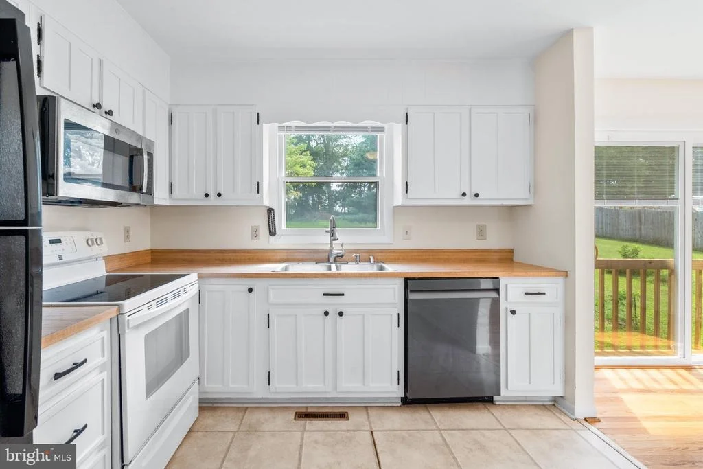 Photo of 10225 ALLVIEW DRIVE