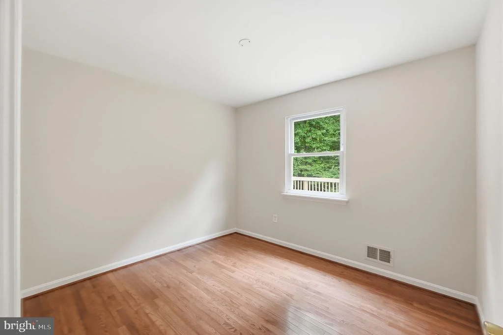 Photo of 14204 PICCADILLY ROAD