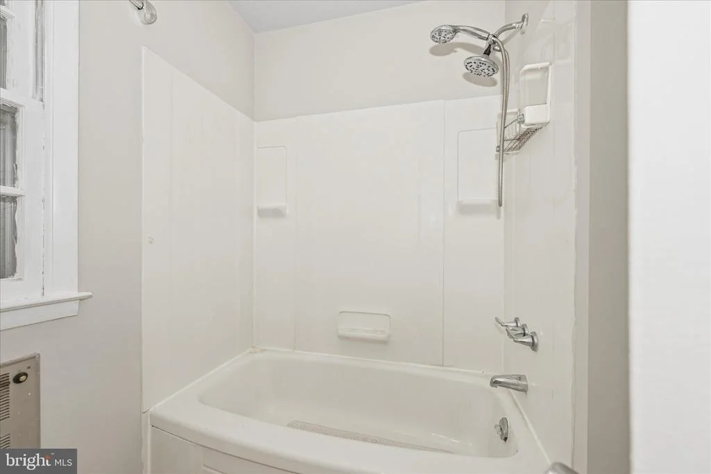 Photo of 7 DELLA LANE