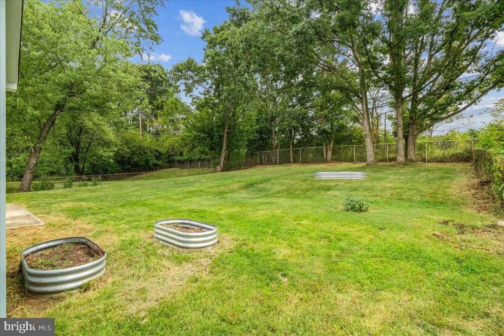 Photo of 7165 FAIRBROOK ROAD