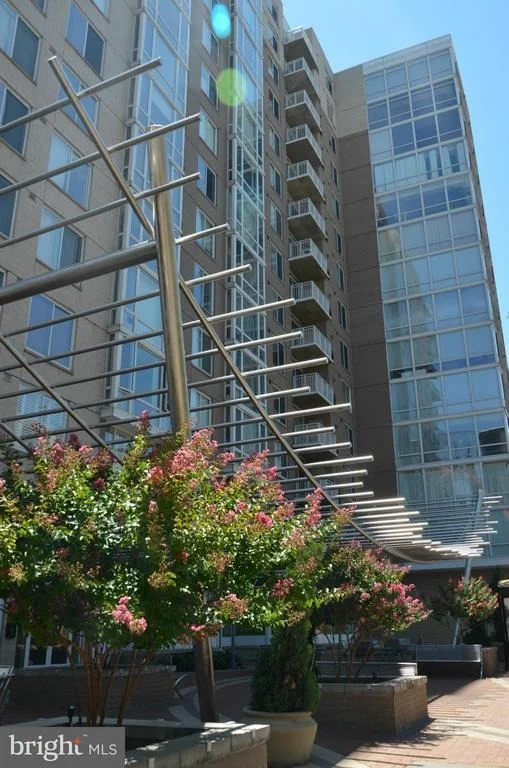 Photo of Unit 1006 at 930 WAYNE AVENUE