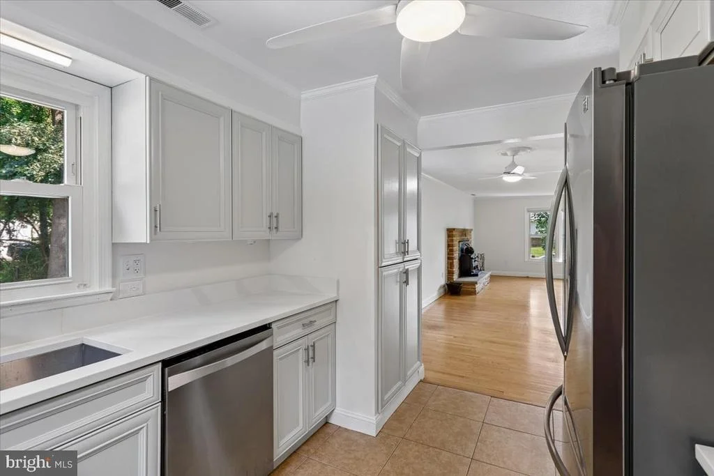 Photo of 833 MEADOW ROAD