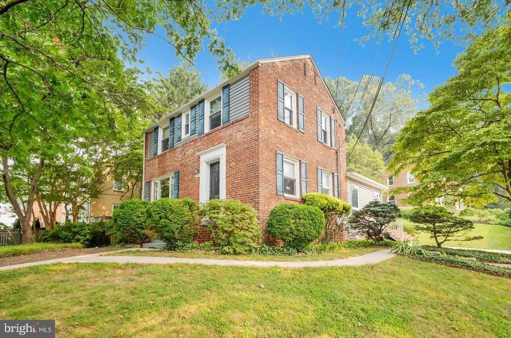 Photo of 1004 DENNIS AVENUE