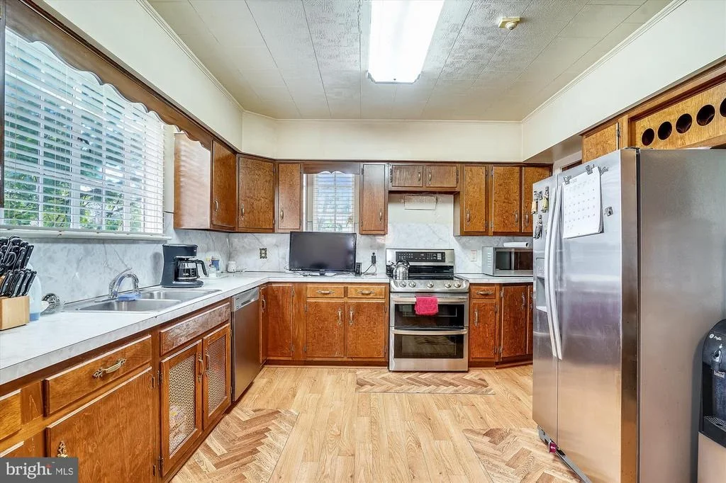 Photo of 200 MEALEY PARKWAY