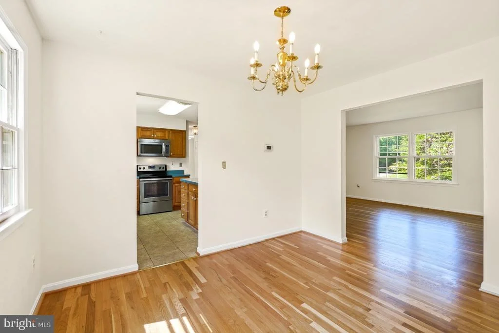 Photo of 882 DIAMOND DRIVE