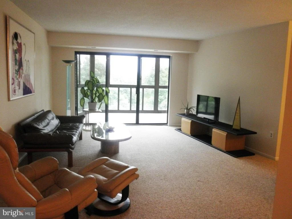 Photo of Unit 1014 at 15100 INTERLACHEN DRIVE
