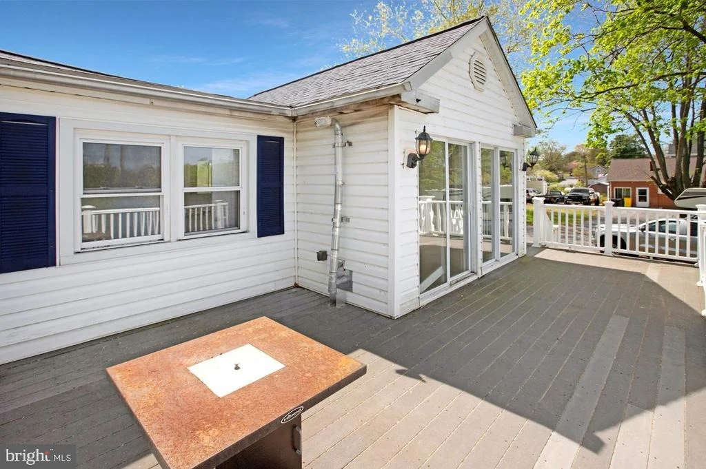 Photo of 7801 WATERVIEW