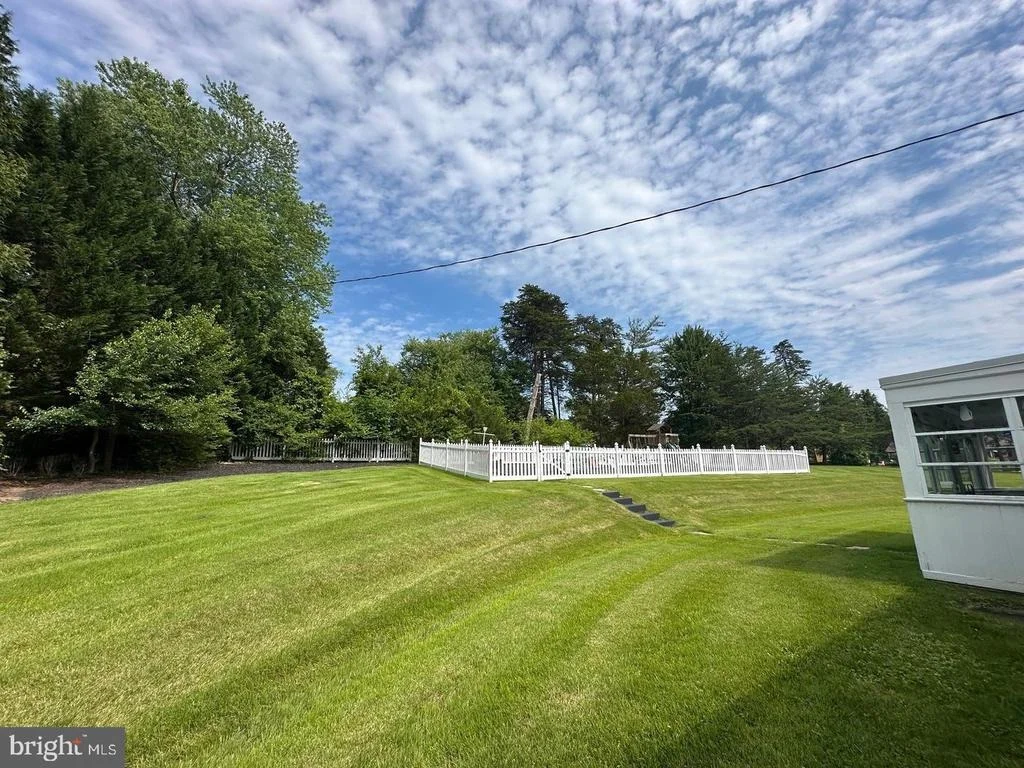 Photo of 10001 COUNSELMAN ROAD
