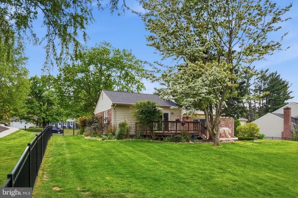 Photo of 15108 CENTERGATE DRIVE