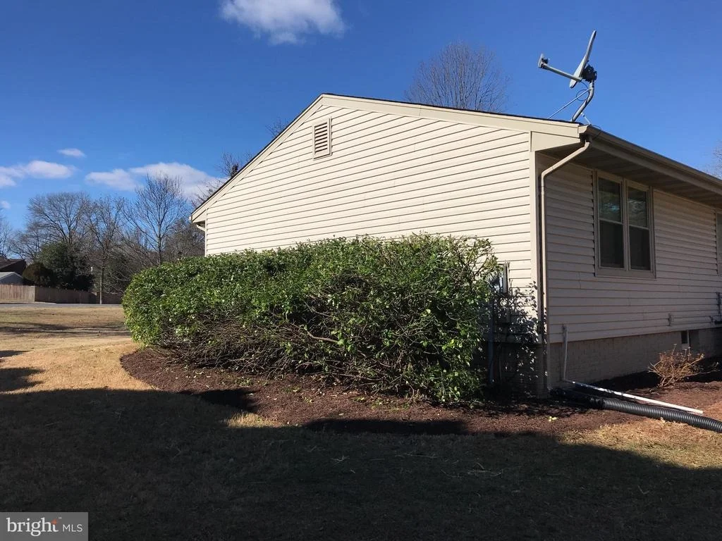 Photo of 17501 COLLIER CIRCLE