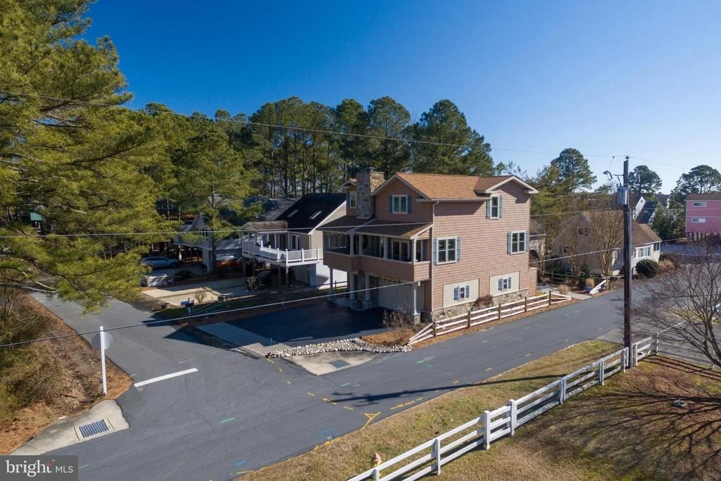 Photo of 144 ELIZABETH WAY