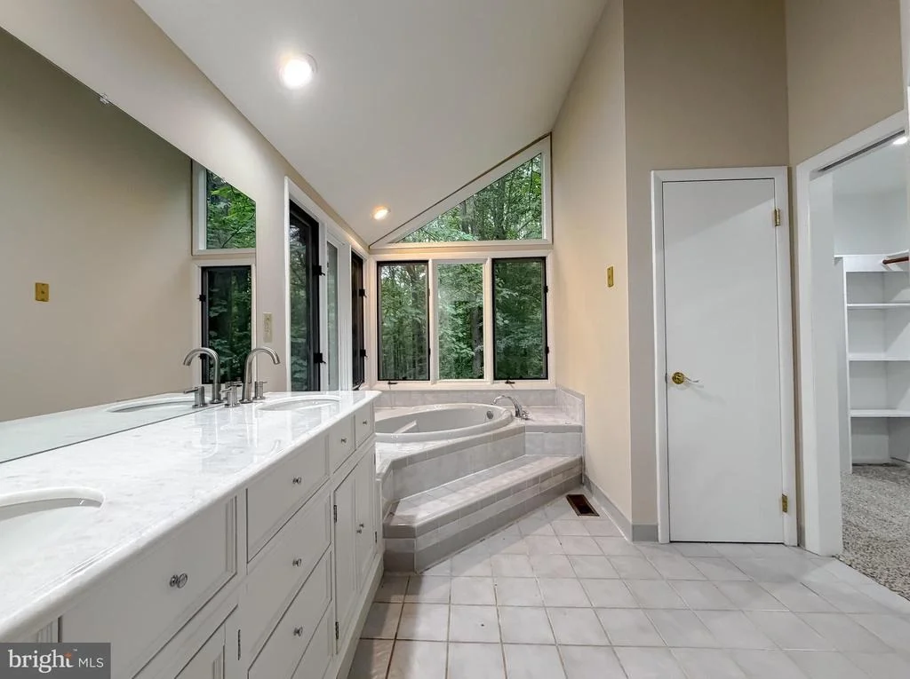 Photo of 8425 MAUSEN LANE