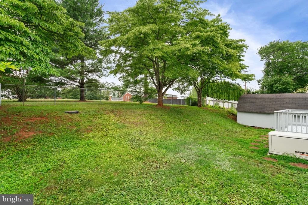 Photo of 2309 MAPLEWOOD DRIVE