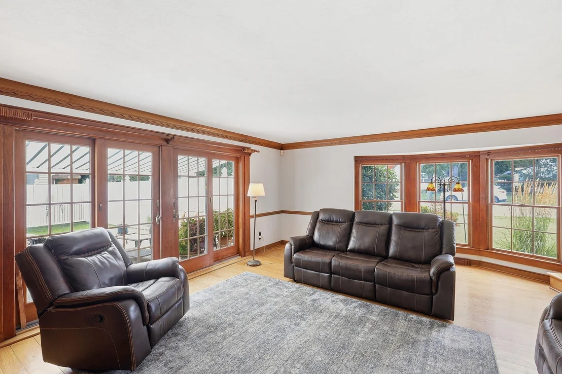Photo of 727 N GOVERNORS AVENUE
