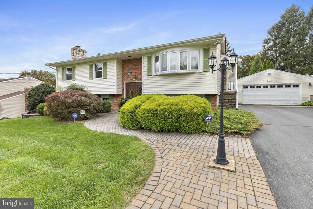 Photo of 1404 RYAN ROAD