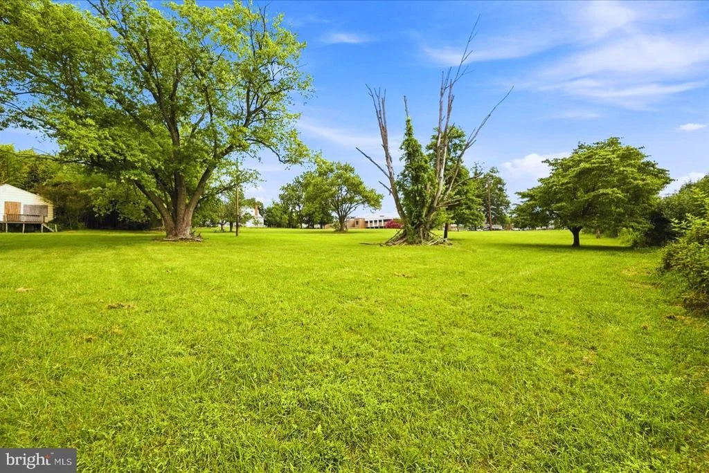 Photo of 5904 MUNCASTER MILL ROAD