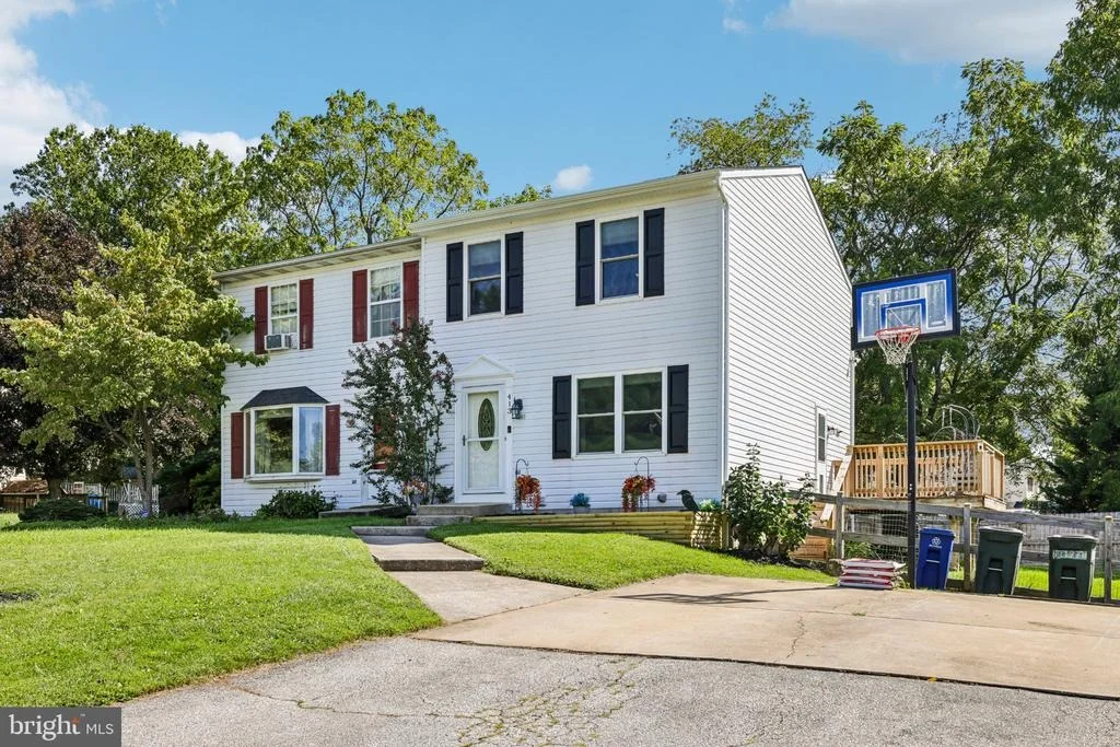Photo of 413 BABYLON COURT