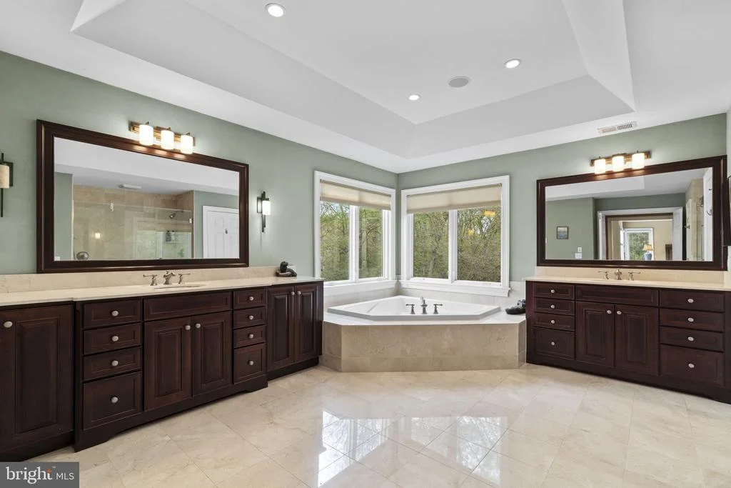 Photo of 370 EAGLE HILL ROAD