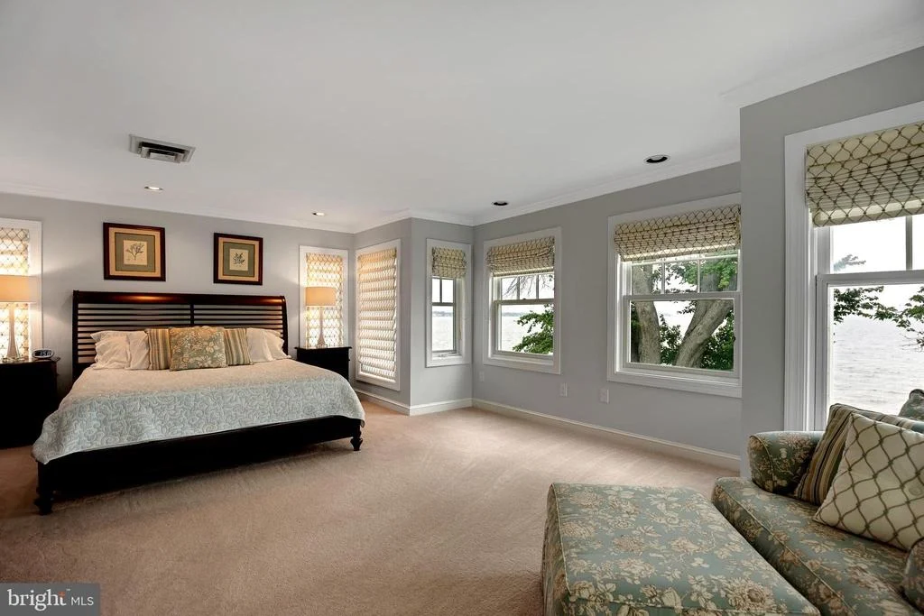 Photo of 3963 BAYSIDE DRIVE