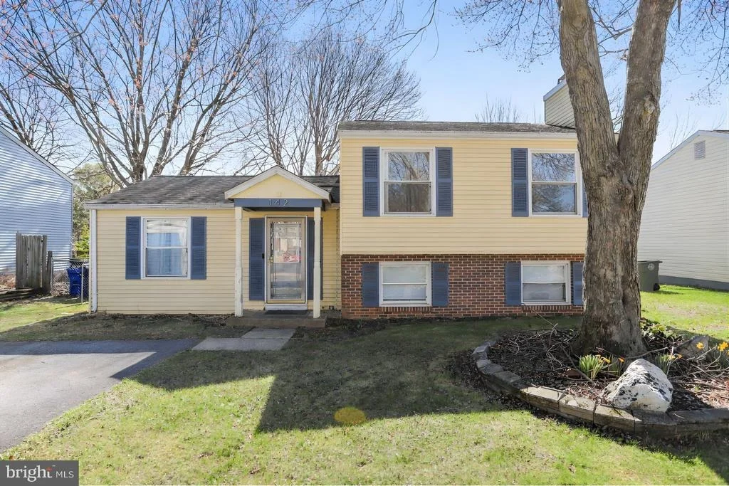 Photo of 142 MELROSE COURT
