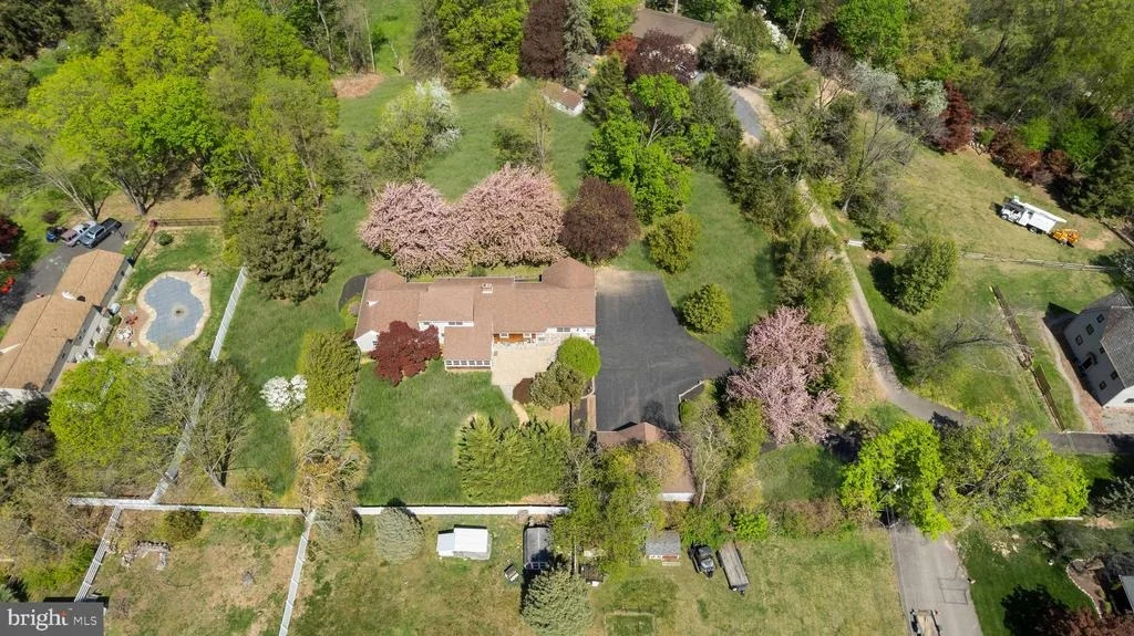 Photo of 682 WHIRLAWAY DRIVE