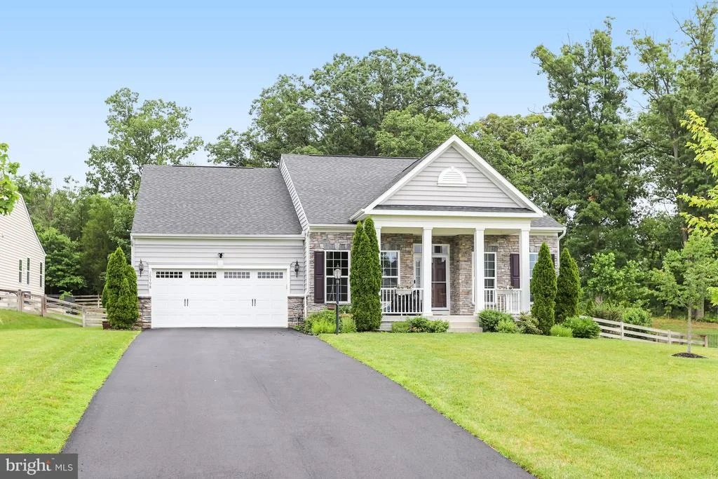 Photo of 26798 BARNSLEY PLACE