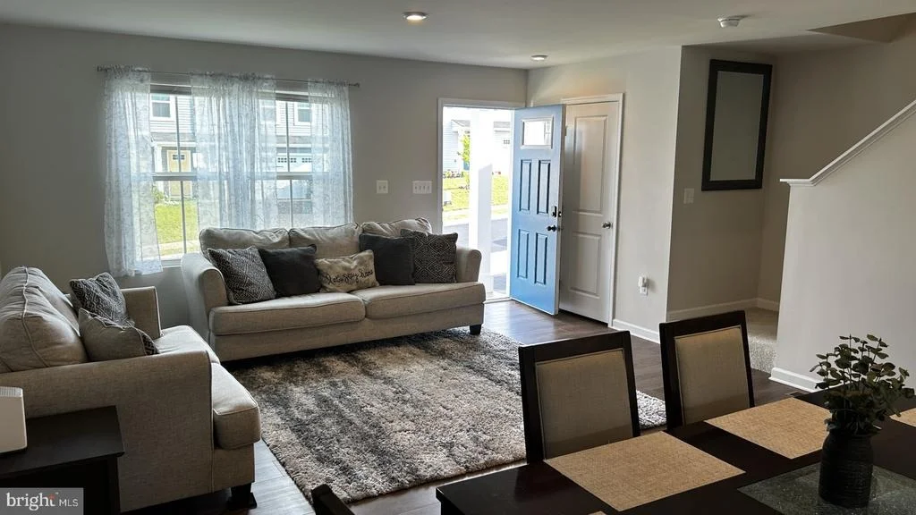 Photo of 840 WINGTIP WAY