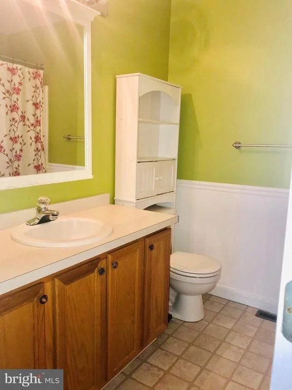 Photo of 668 WARREN DRIVE
