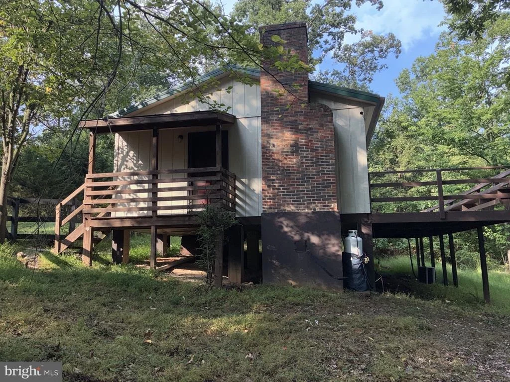 Photo of 816 HILLTOP LANE