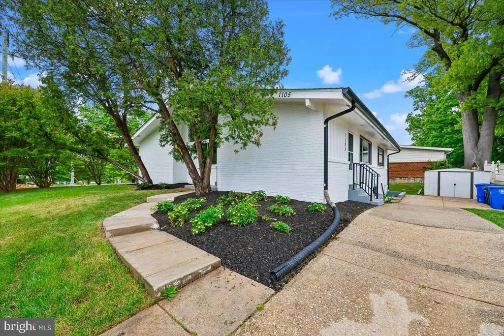 Photo of 1105 LAMBERTON DRIVE