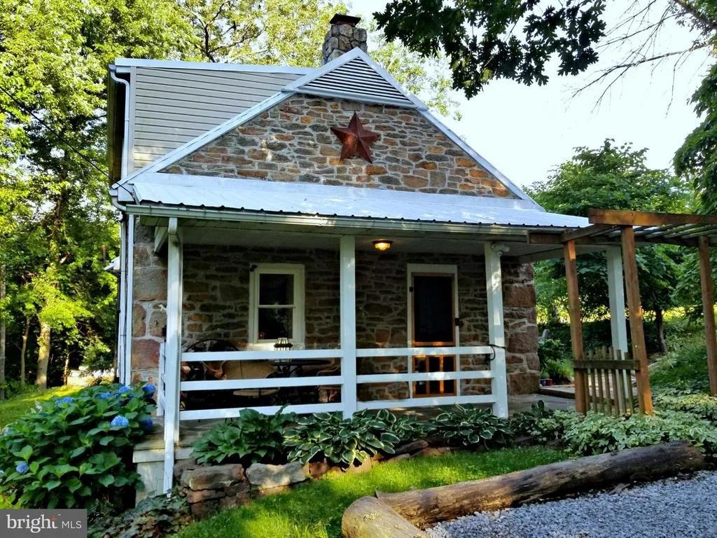 Photo of 1231 BRUCEVILLE ROAD
