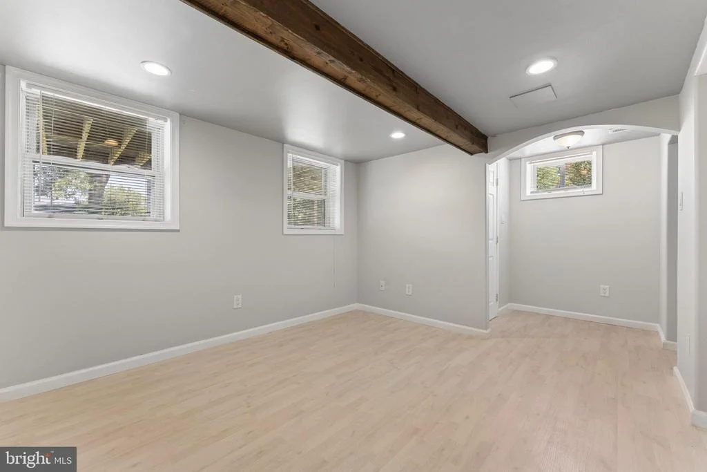 Photo of 8816 SAUNDERS LANE