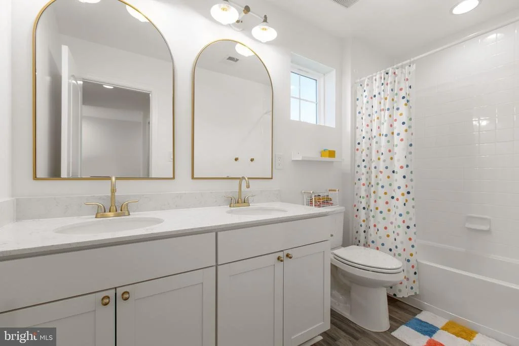 Photo of 725 ELECTRIC AVENUE