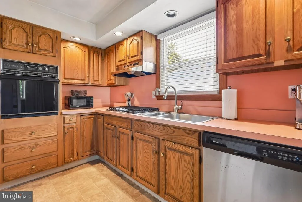 Photo of 469 WINDSOR DRIVE