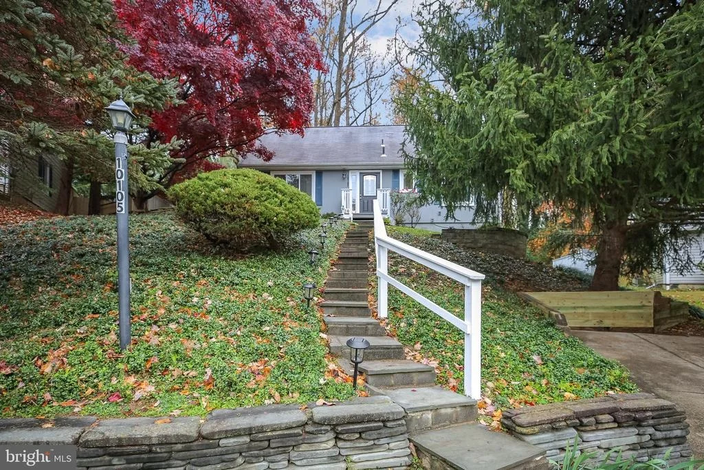 Photo of 10105 MEREDITH AVENUE