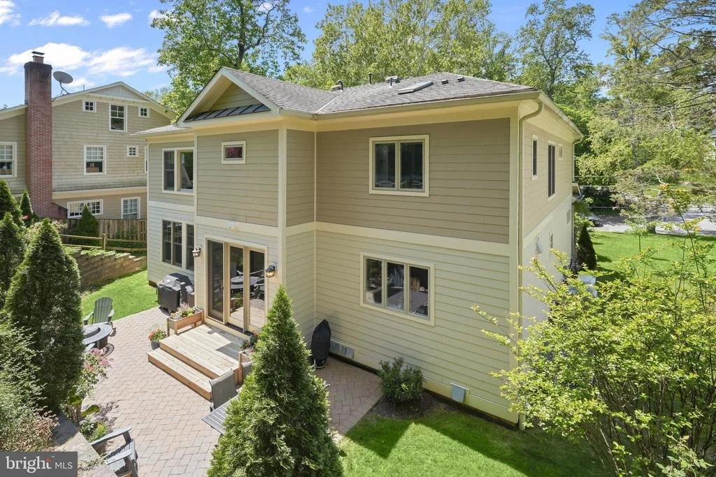 Photo of 6314 WALHONDING ROAD