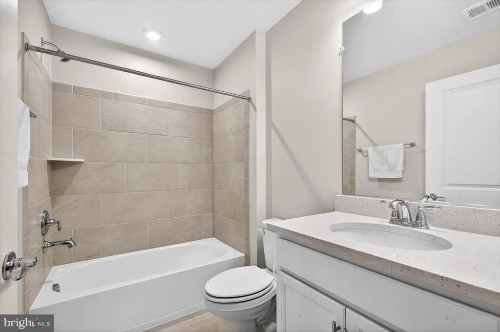 Photo of 21717 HAWKSBILL HIGH CIRCLE